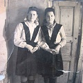 Вахрамеева Н.К. (Карманова) (слева) 1950
