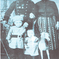 Карманов Карп Федорович с женой Анной Дмитриевной и сыновьями. Старший Николай, младший Михаил